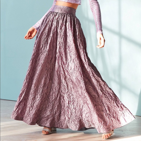 Kimchi Blue Dresses & Skirts - Urban Outfitter’s Kimchi Blue ball gown maxi skirt